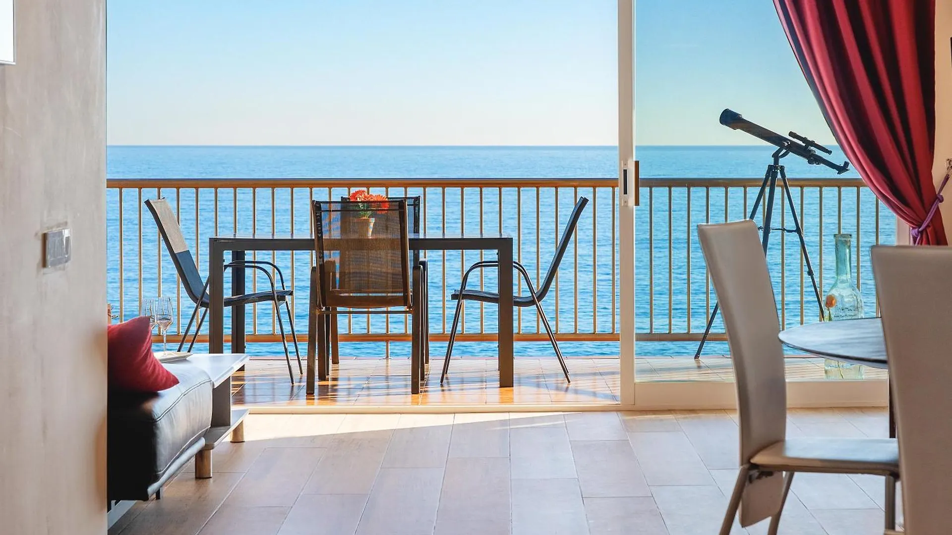 Piso Paradisaco Frente Al Mar Salou 0*,  Spain